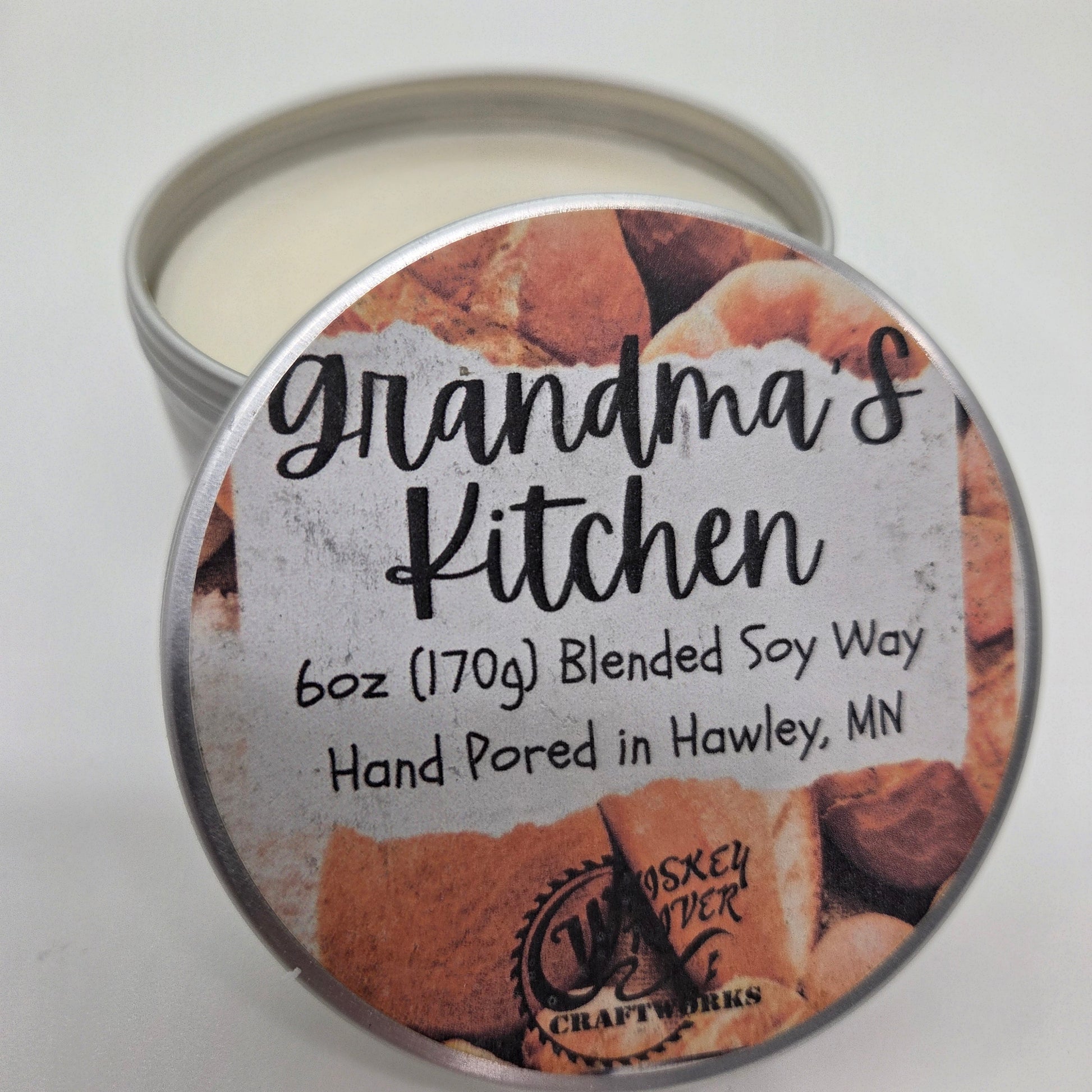 Handcrafted "Grandma's Kitchen" 6oz soy-blend candle, featuring a warm, comforting scent of freshly baked bread with notes of yeasty dough, oats, and creamy melted butter.