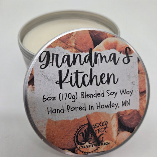 Handcrafted "Grandma's Kitchen" 6oz soy-blend candle, featuring a warm, comforting scent of freshly baked bread with notes of yeasty dough, oats, and creamy melted butter.